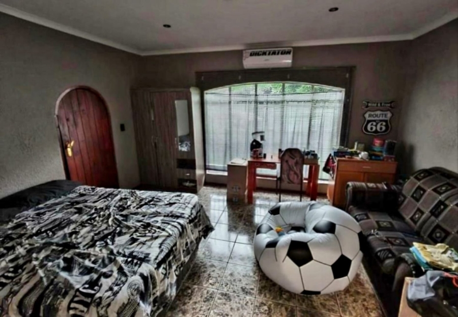 4 Bedroom Property for Sale in Safari Gardens North West